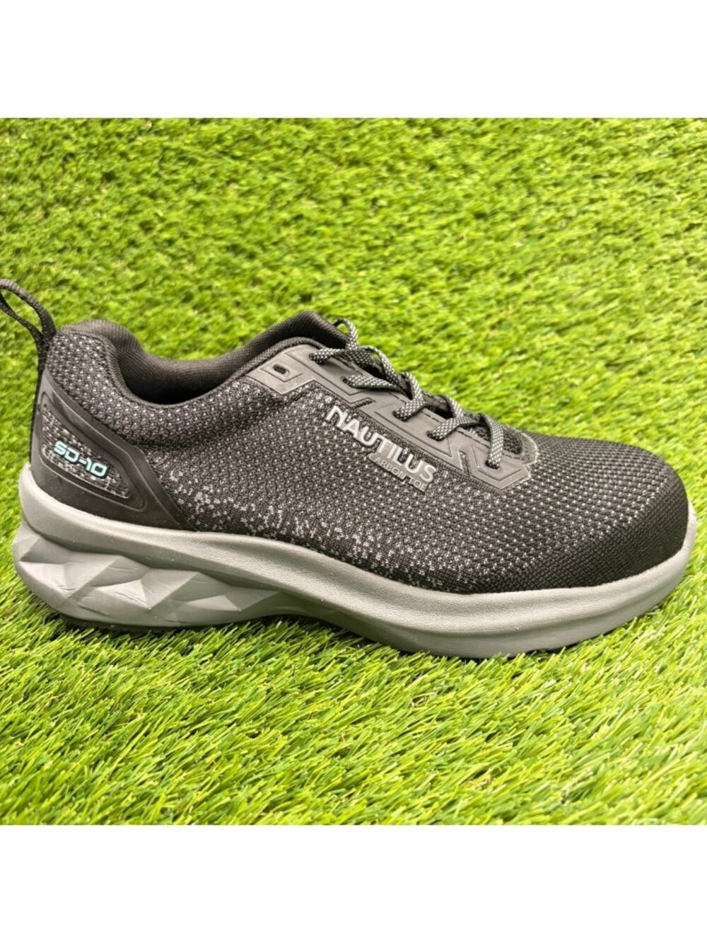 Nautilus Springwater SD10 Womens Size 8.5D Black Composite Toe Safety Work Shoes